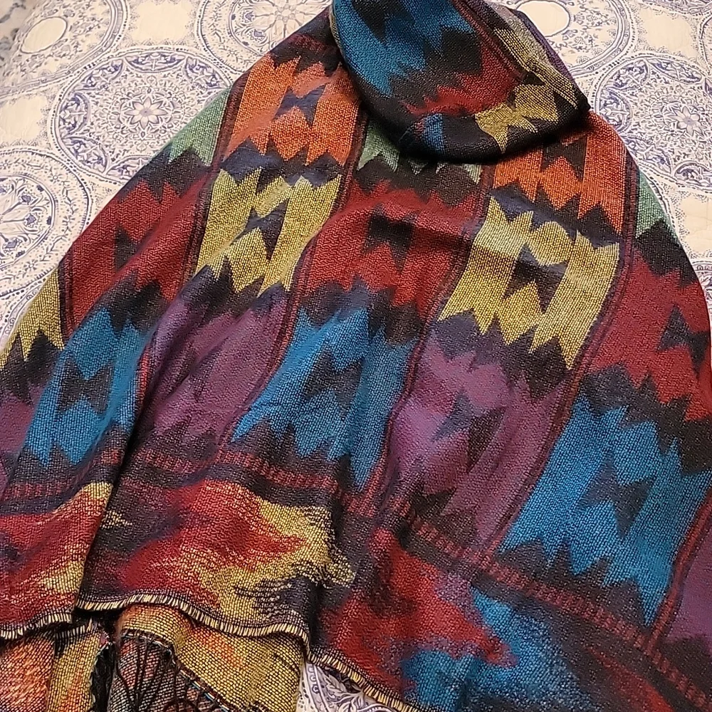 PONCHO - Picture 3 of 3